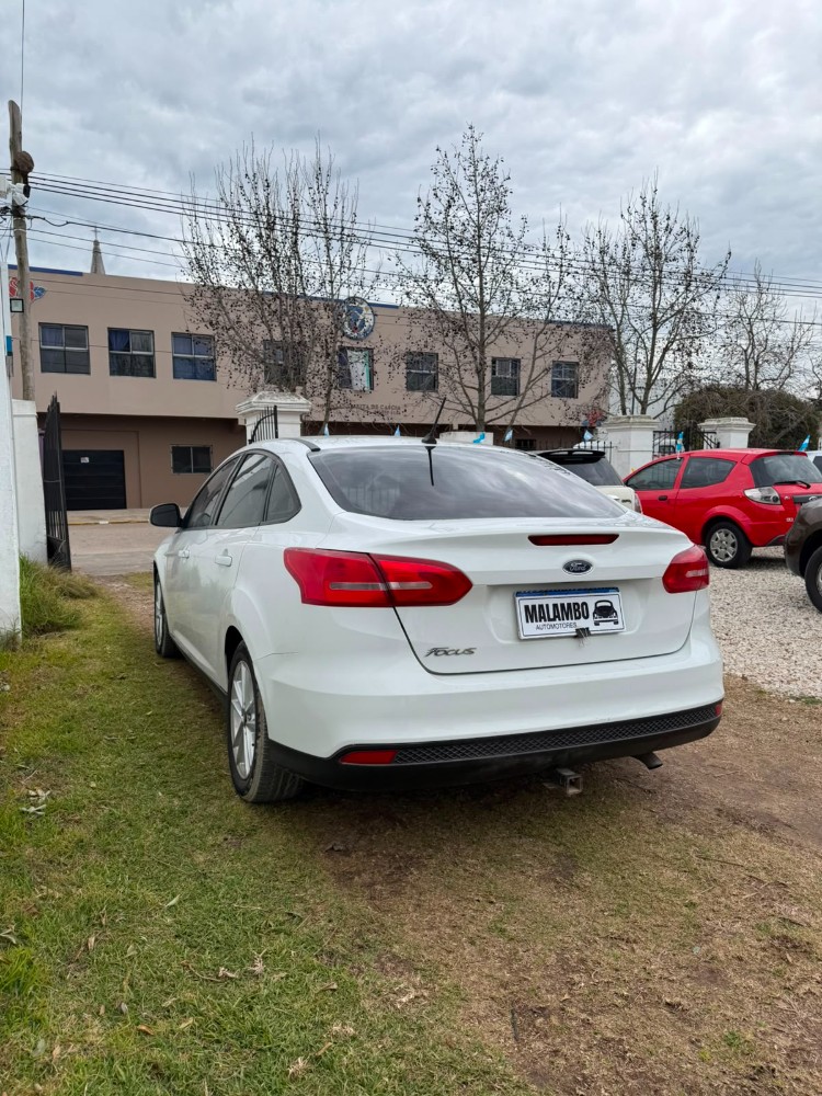 Ford Focus S 1.6 — foto 14